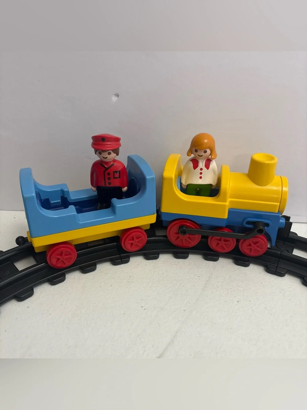 Vintage 1990 Playmobil Train Engine & Passenger Car Circle Tracks 2 Figures